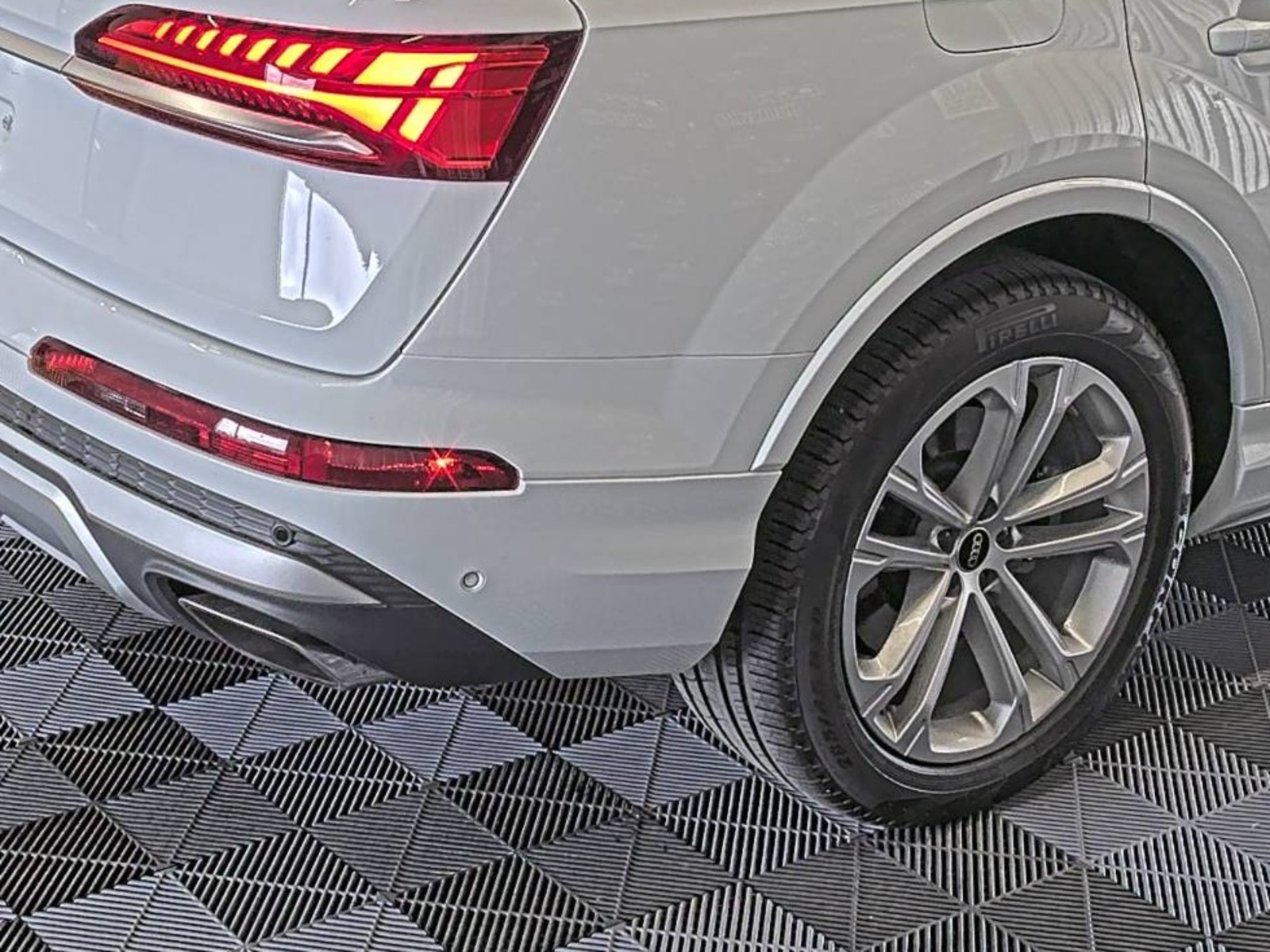 2025 Audi Q7   AWD
