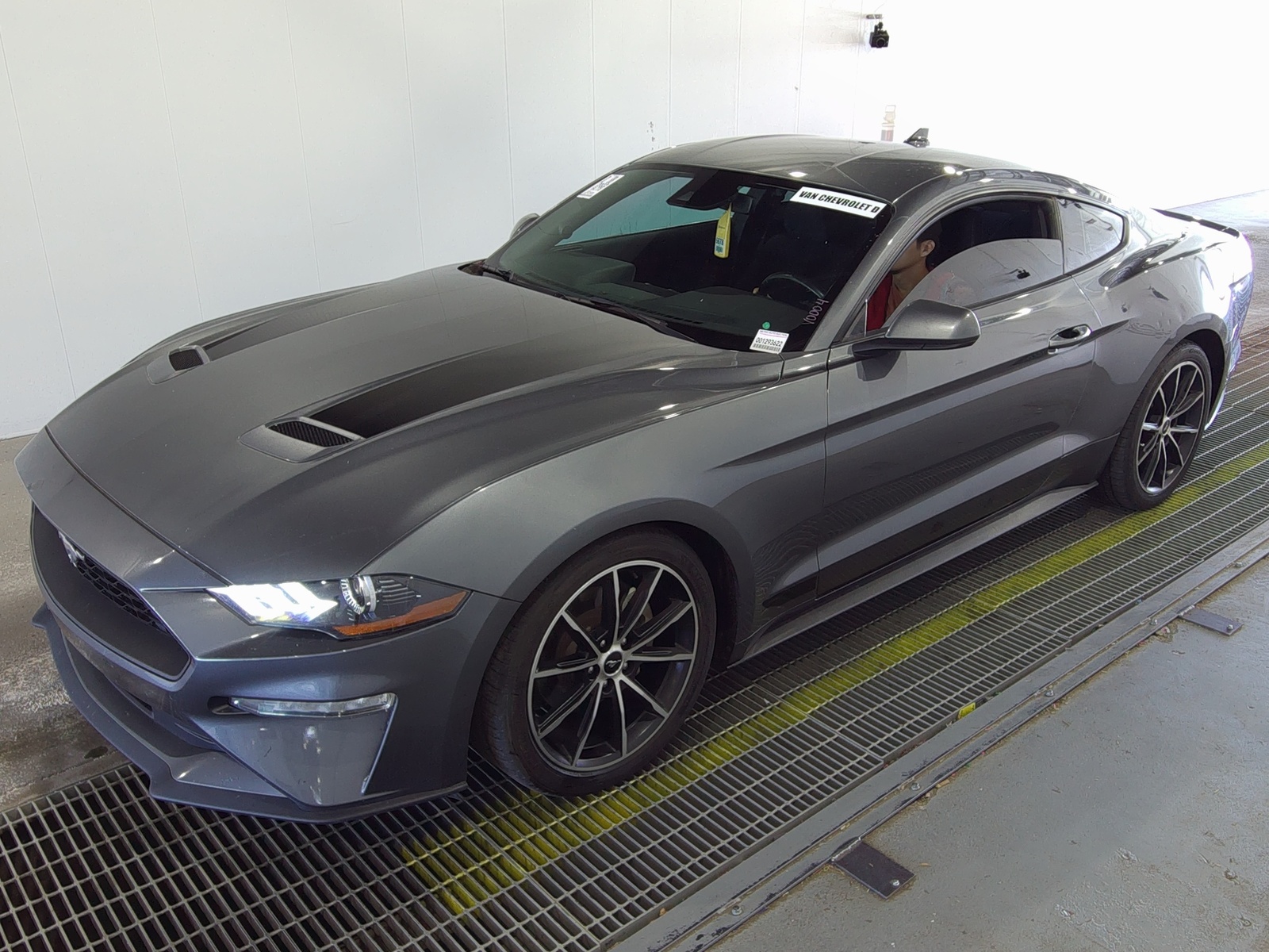 2022 Ford Mustang   RWD