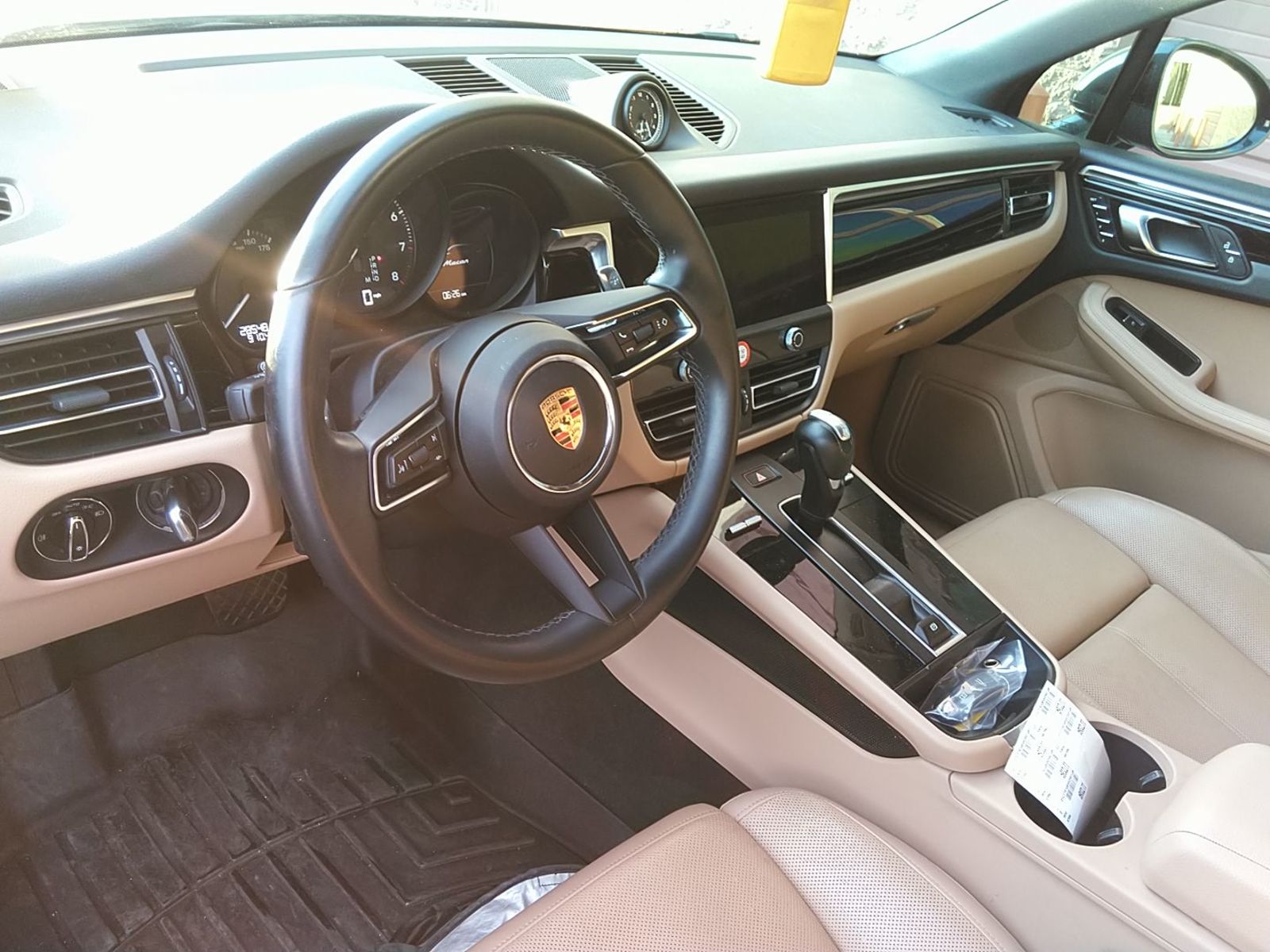 2023 Porsche macan  Base AWD