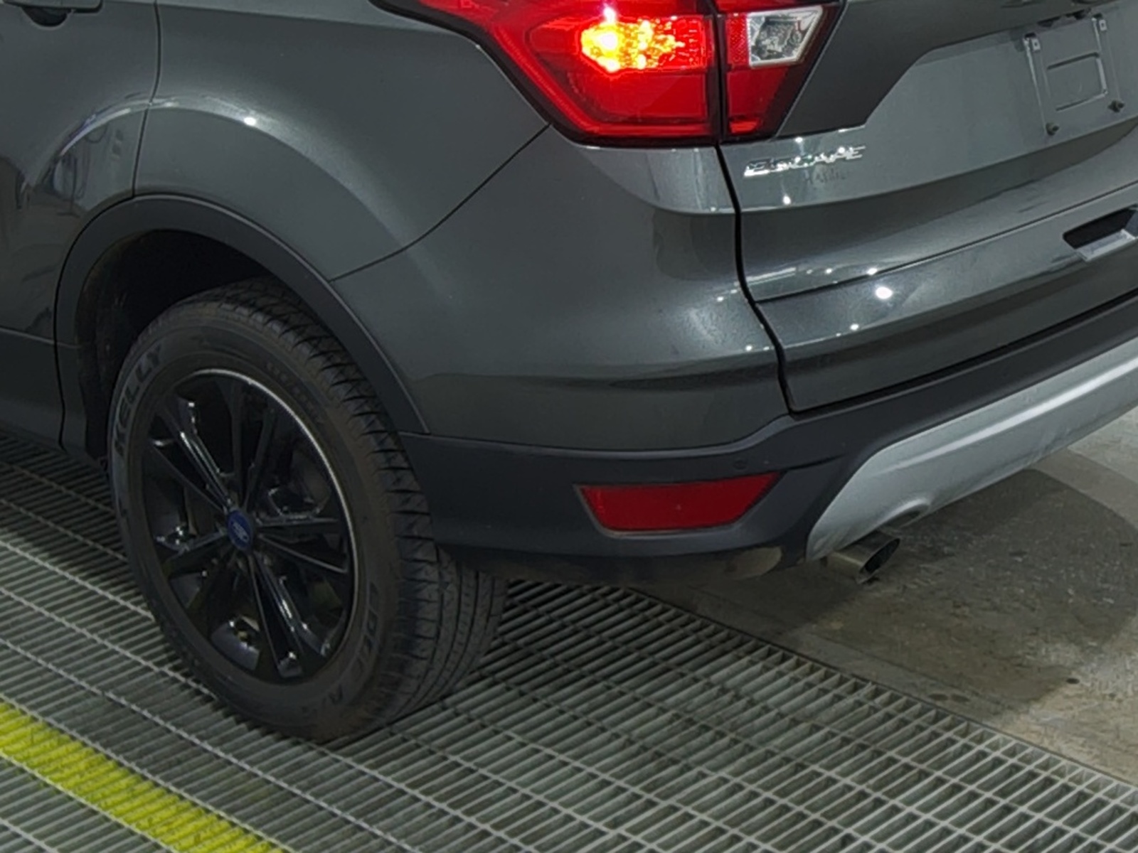 2019 Ford Escape  SEL FWD