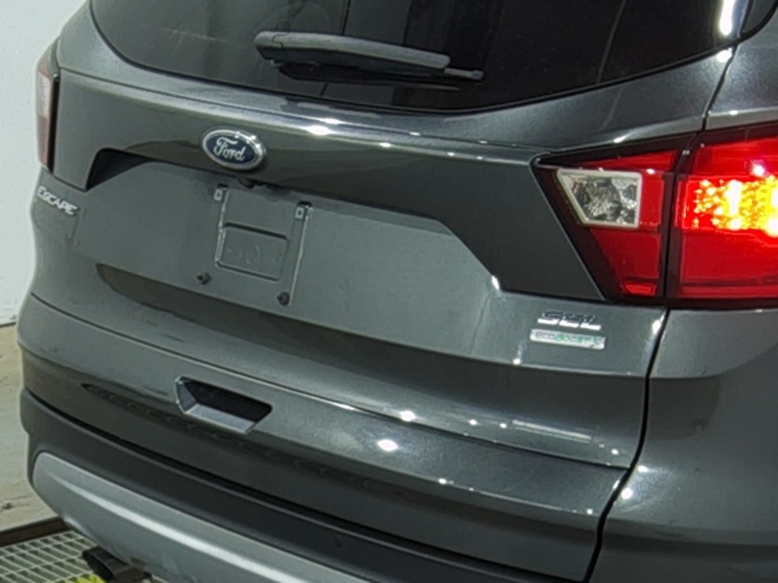 2019 Ford Escape  SEL FWD