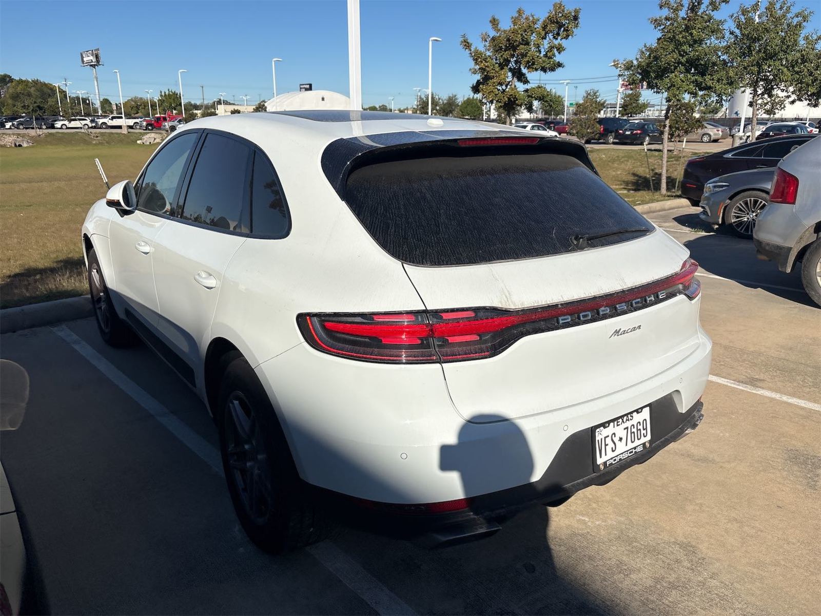 2021 Porsche macan  Base AWD