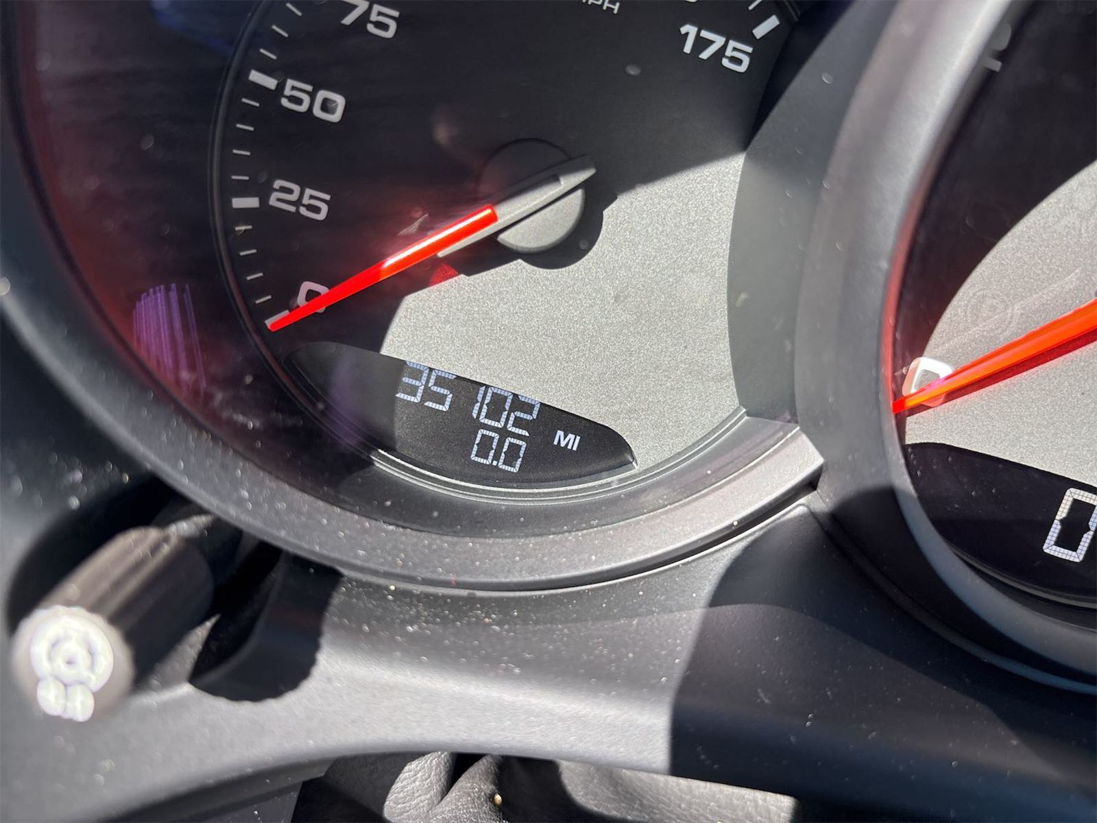 2021 Porsche macan  Base AWD