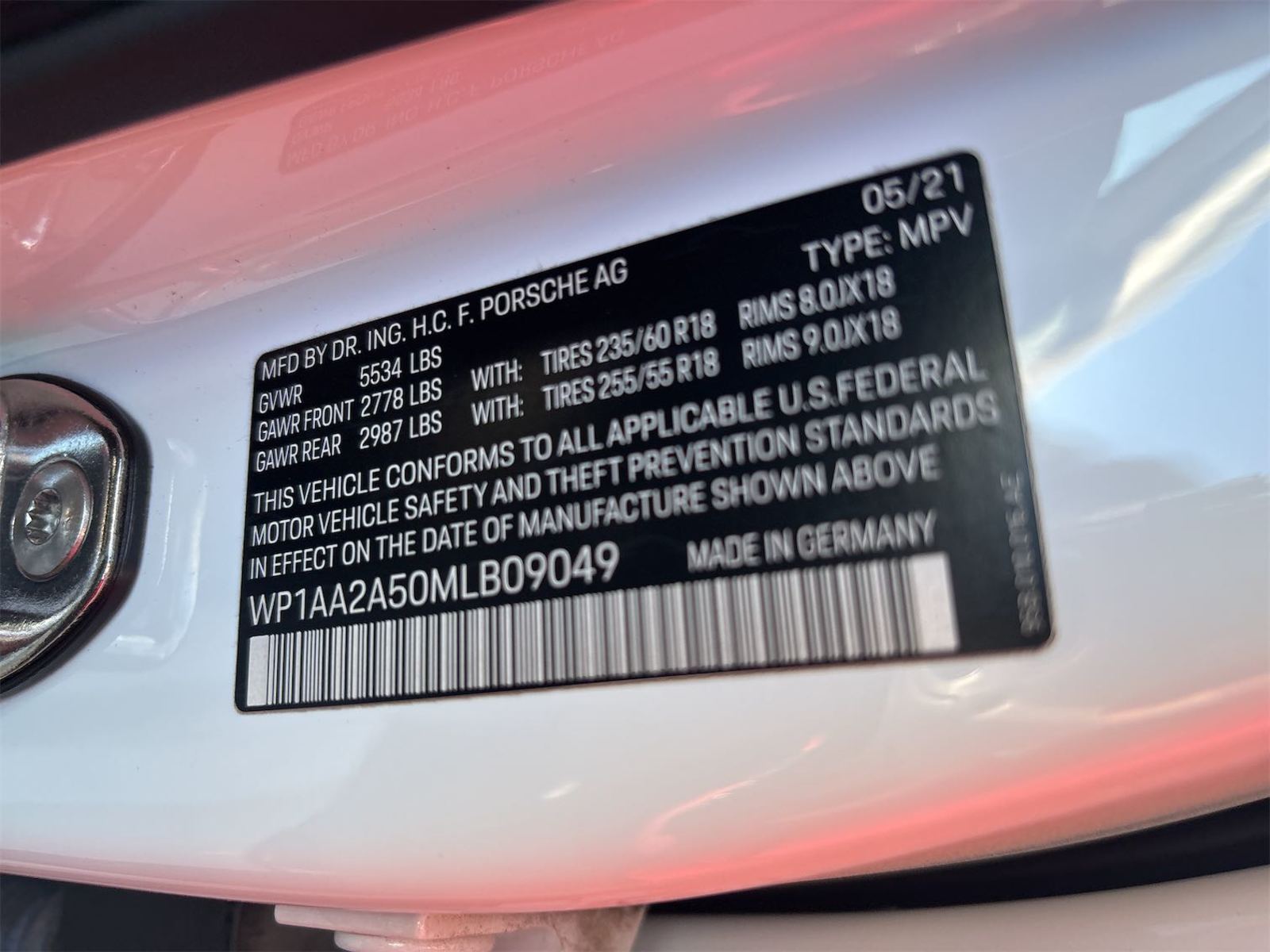 2021 Porsche macan  Base AWD