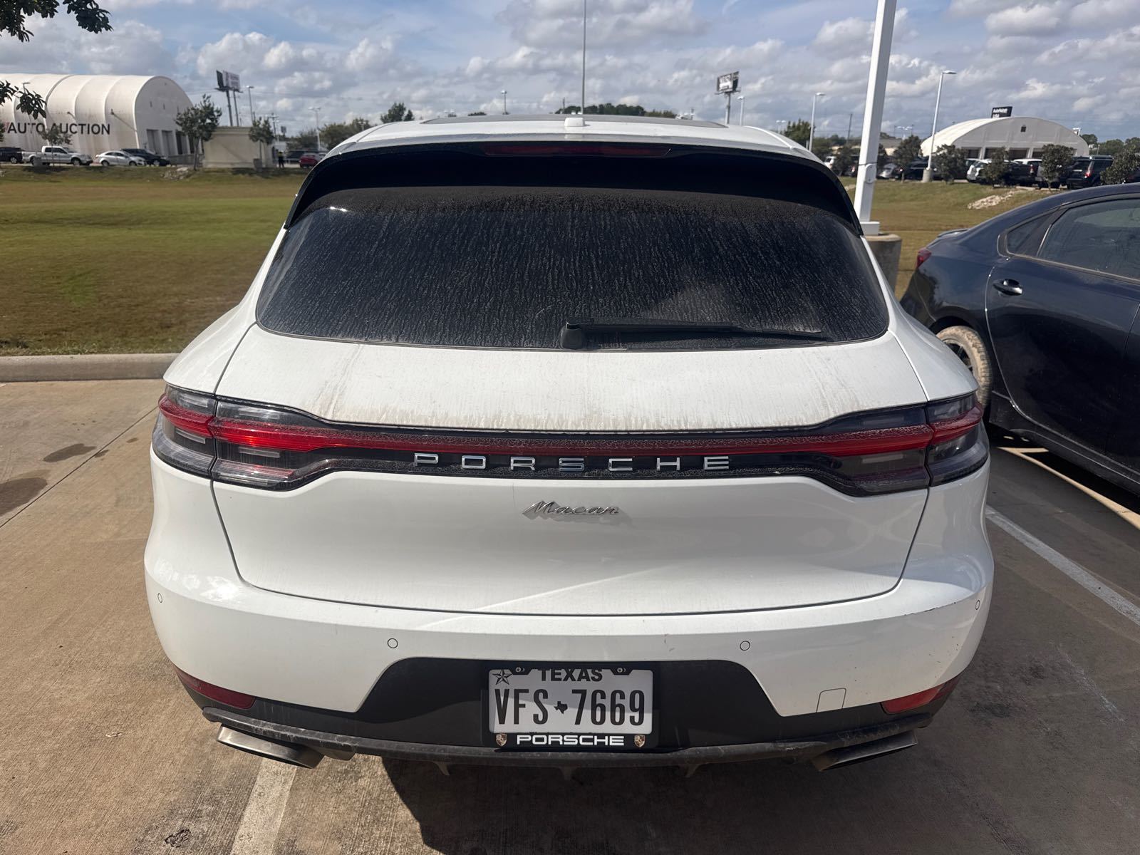 2021 Porsche macan  Base AWD