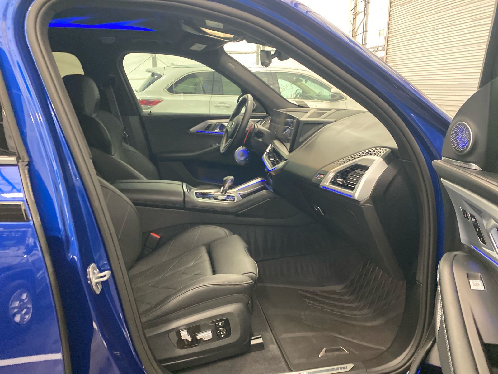 2025 BMW XM   AWD