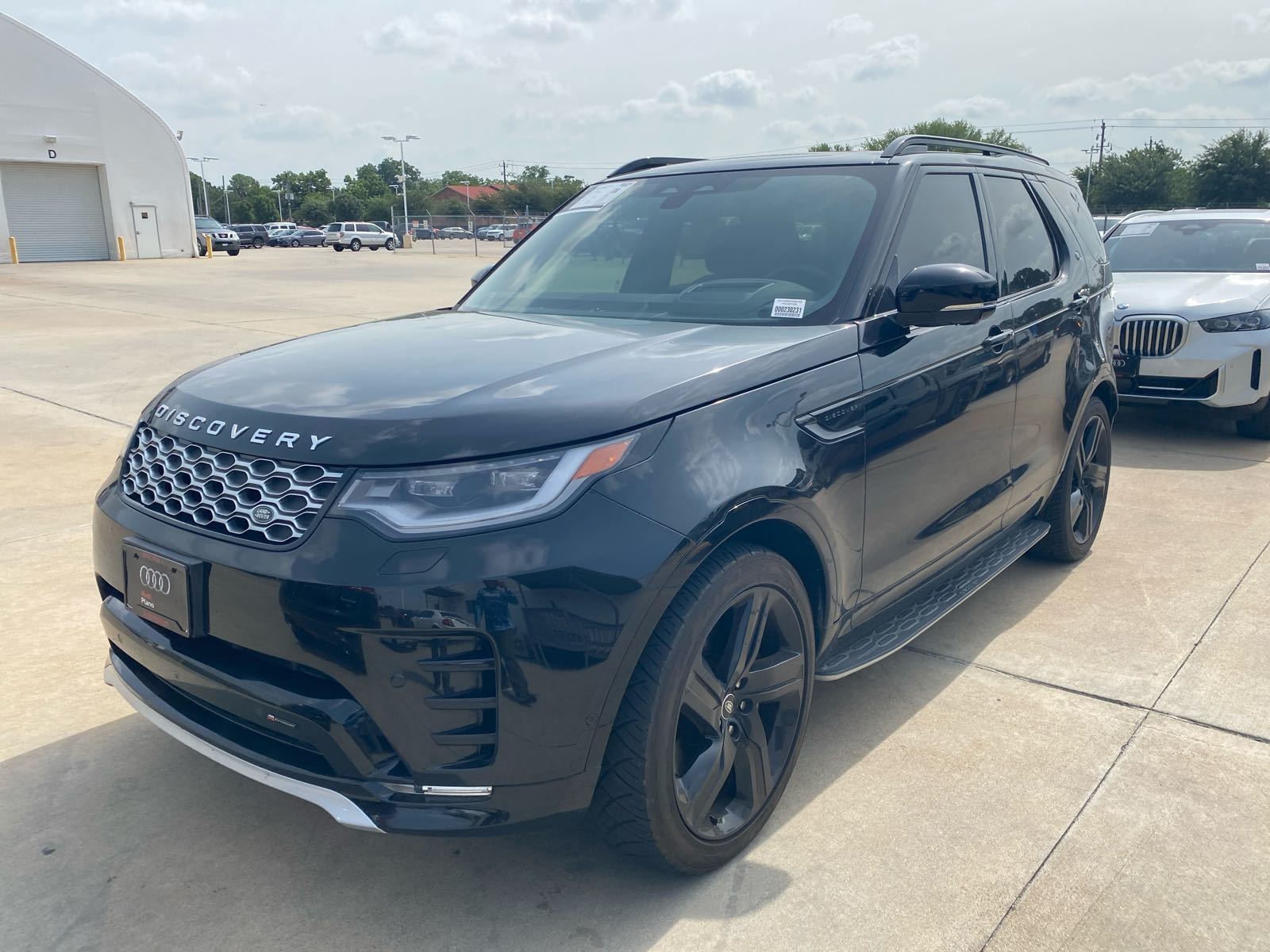2023 Land Rover Discovery   AWD