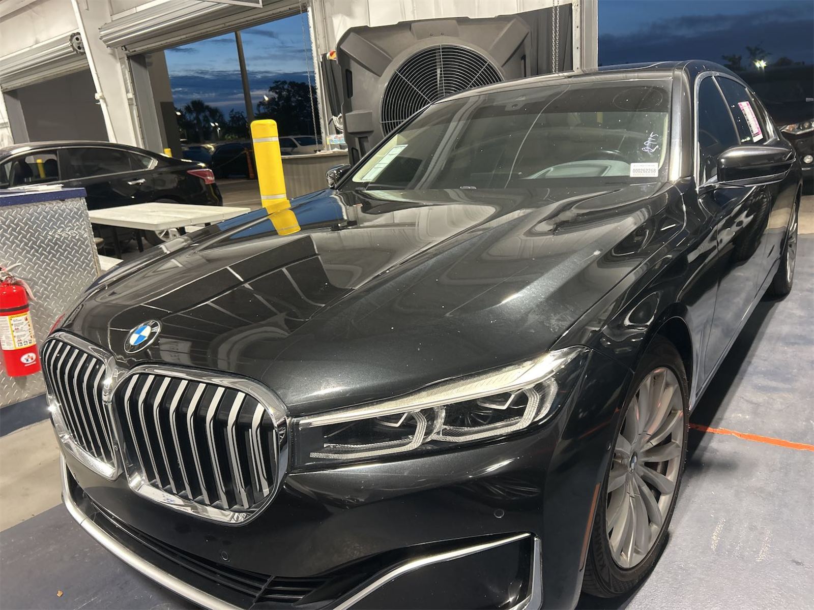 2022 BMW 7-Series  740i RWD
