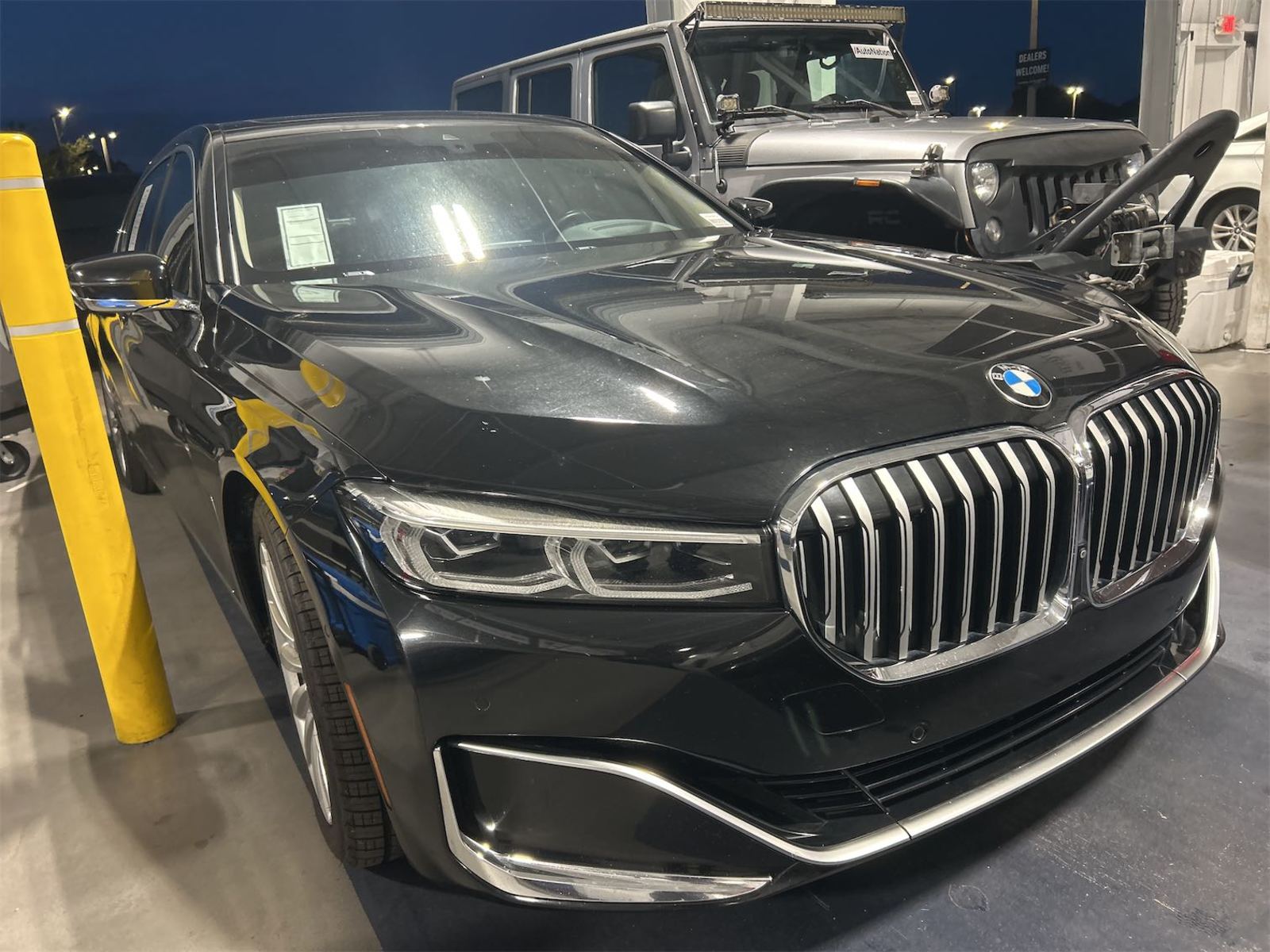 2022 BMW 7-Series  740i RWD