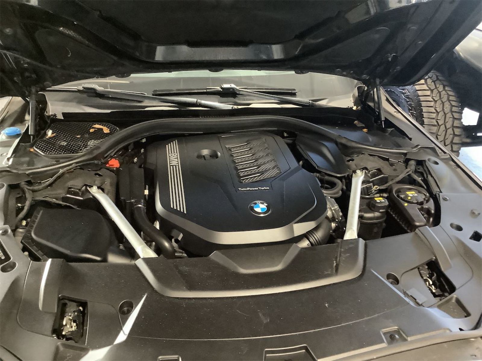 2022 BMW 7-Series  740i RWD