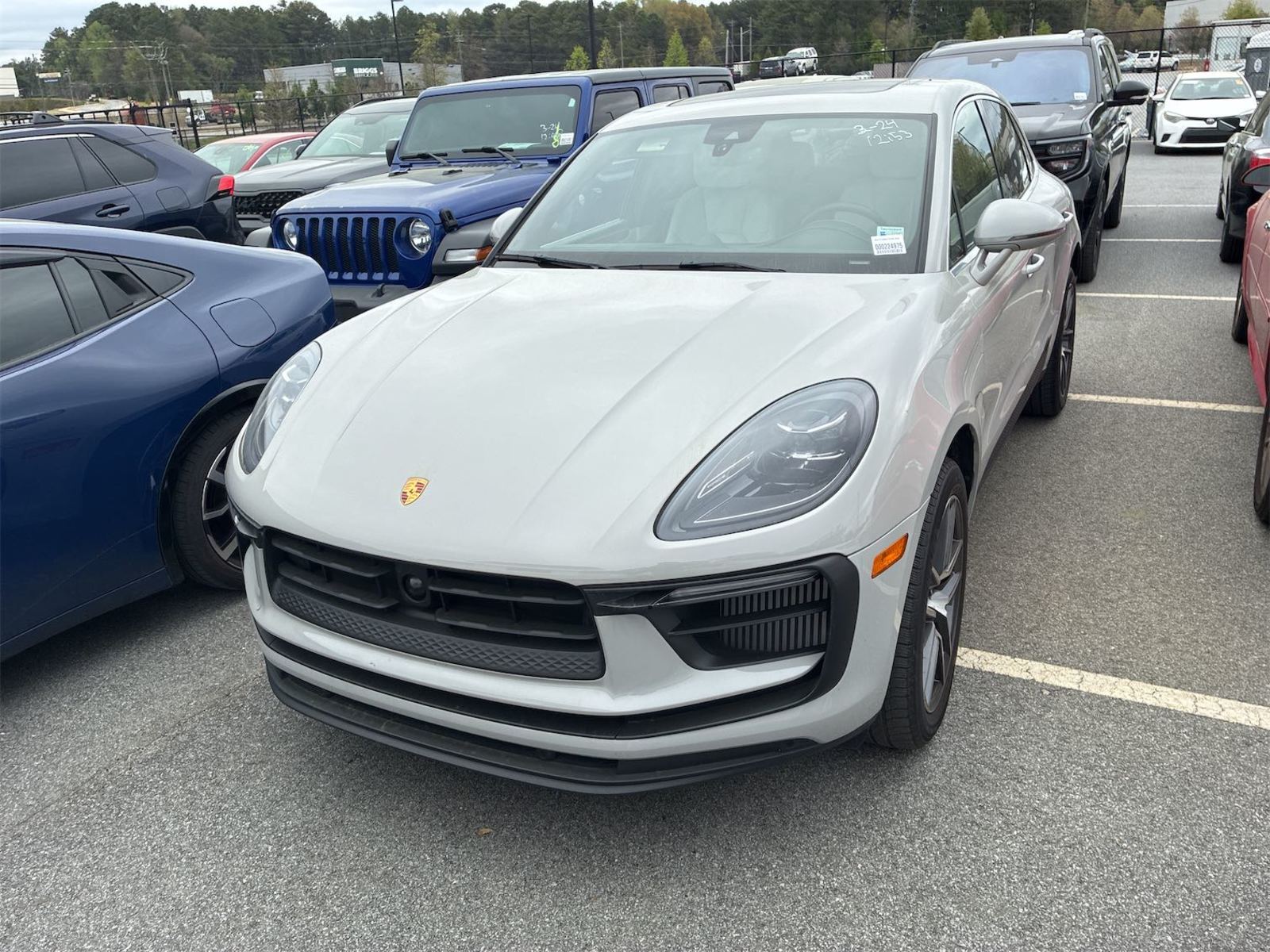 2022 Porsche macan  S AWD