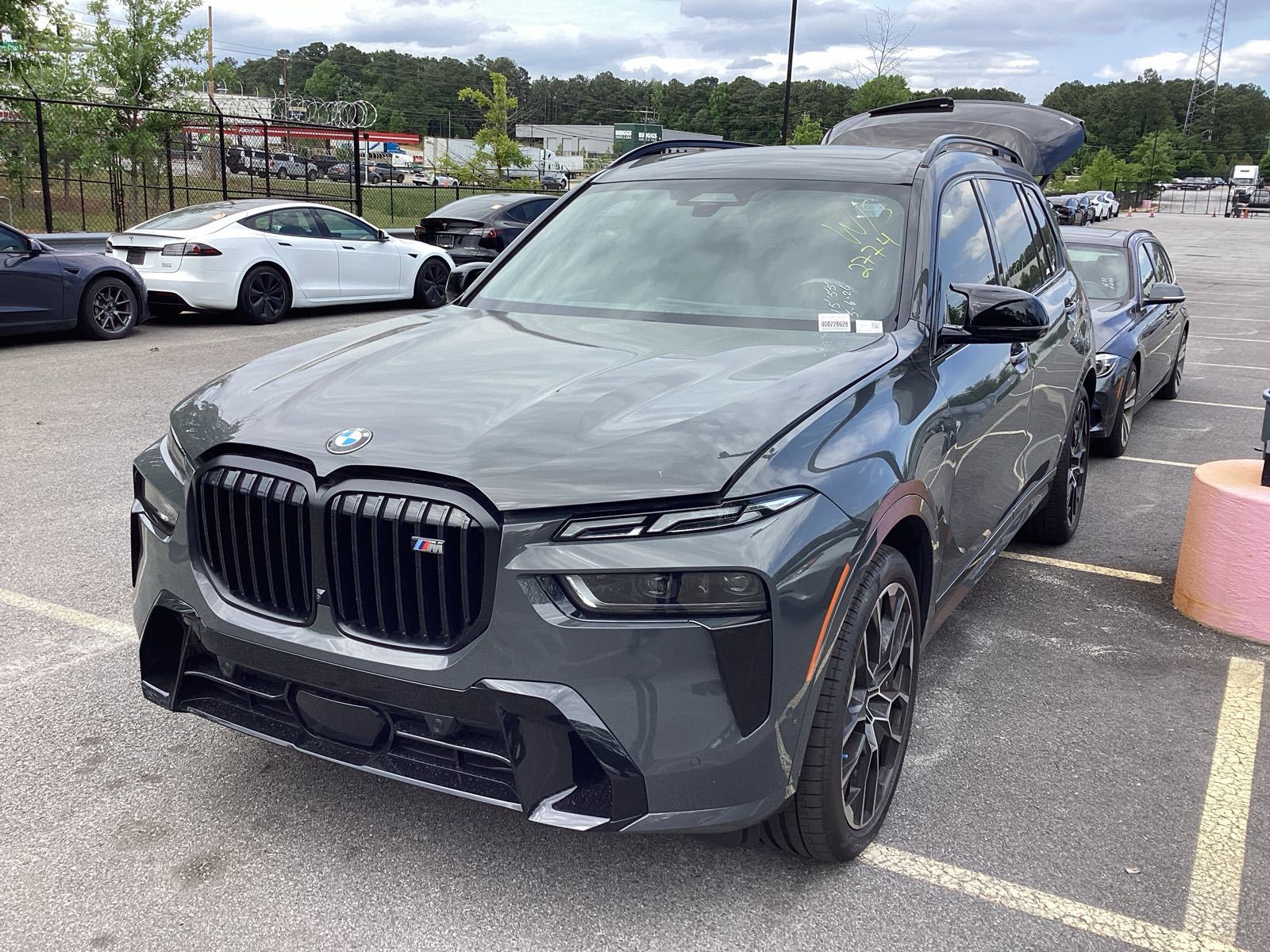 2023 BMW X7  M60i AWD