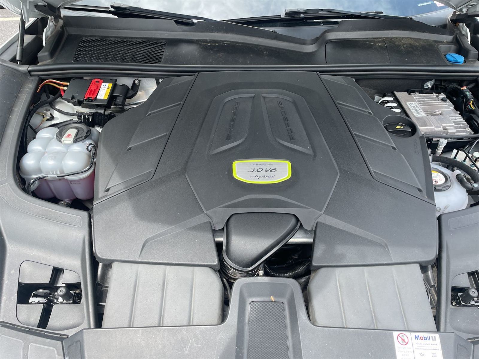 2019 Porsche cayenne  E-Hybrid AWD