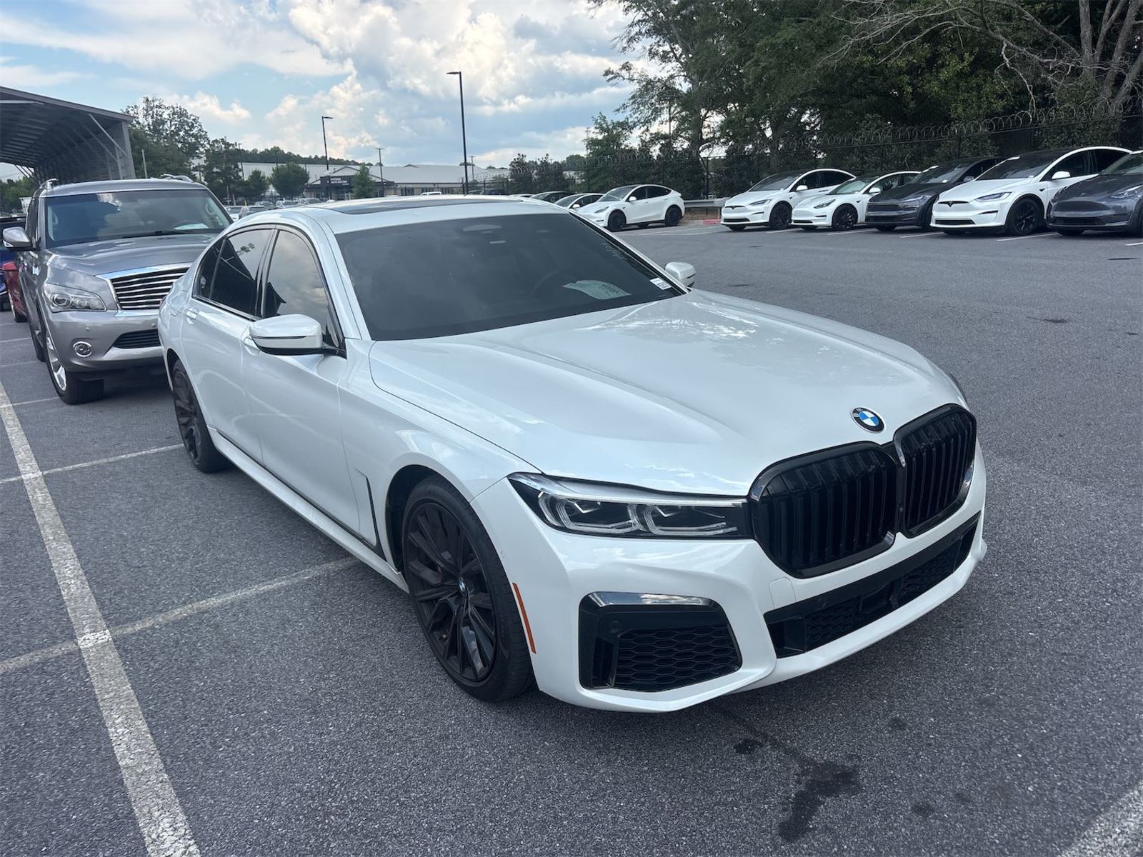 2022 BMW 7-Series  740i RWD