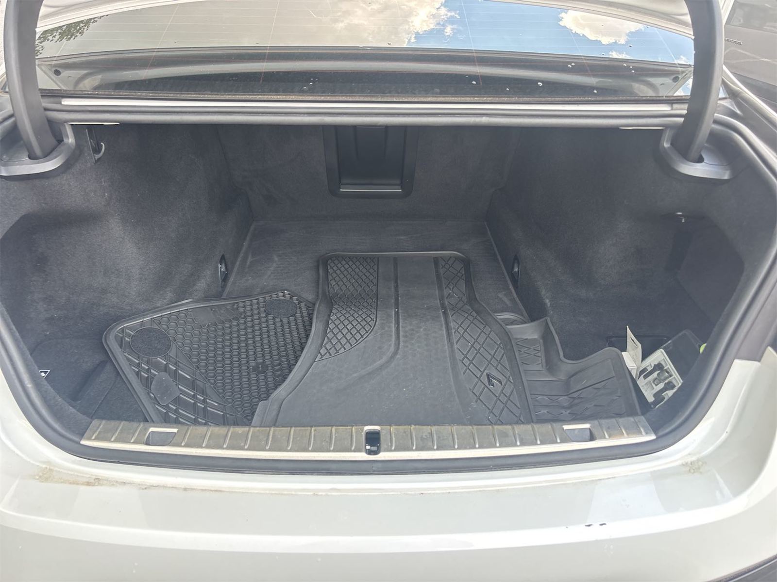 2022 BMW 7-Series  740i RWD