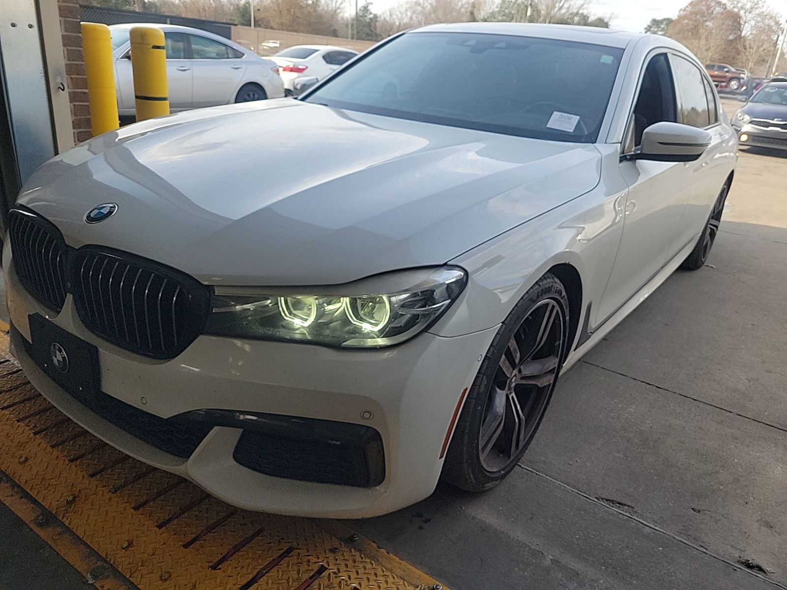 2019 BMW 7-Series  740i RWD