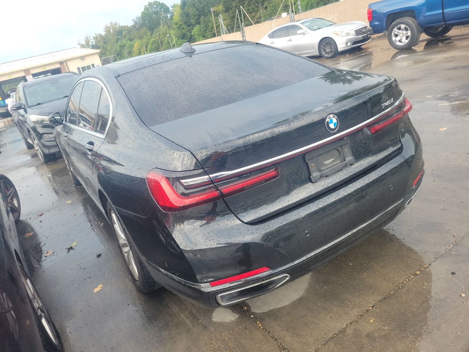 2021 BMW 7-Series  740i RWD