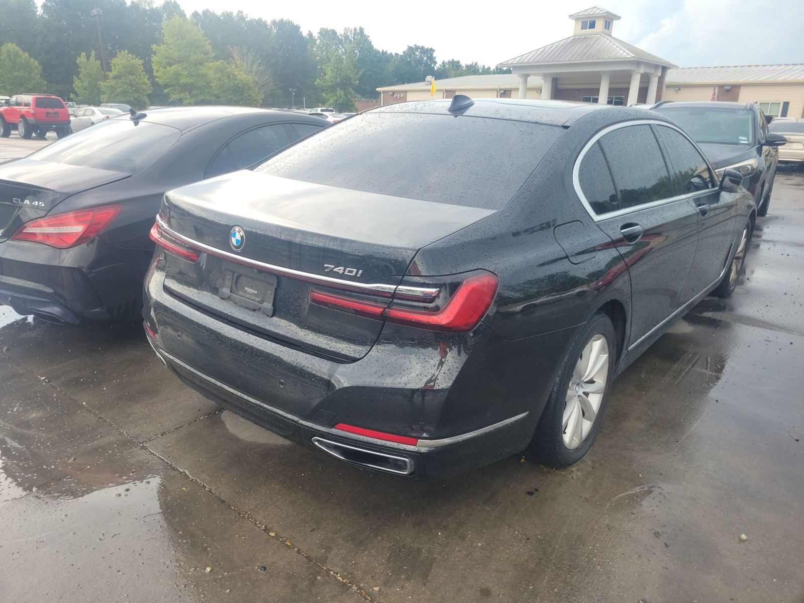 2021 BMW 7-Series  740i RWD