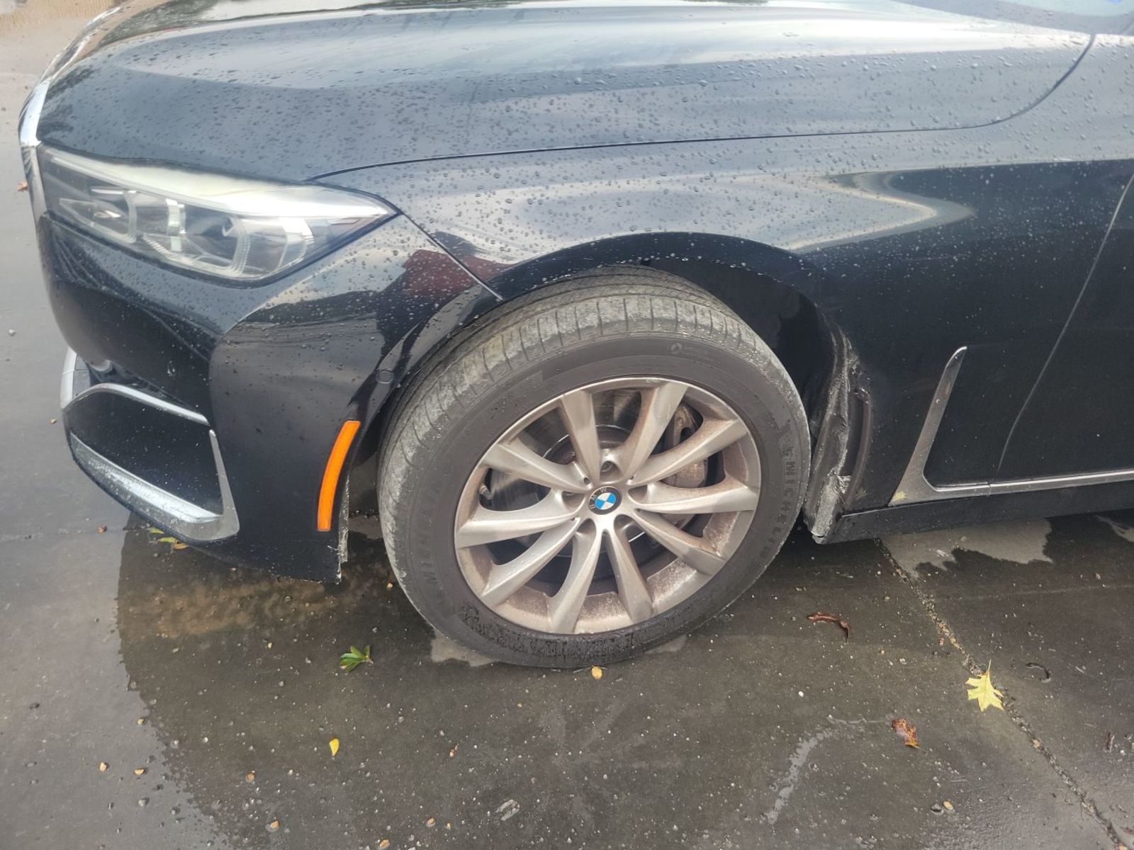 2021 BMW 7-Series  740i RWD