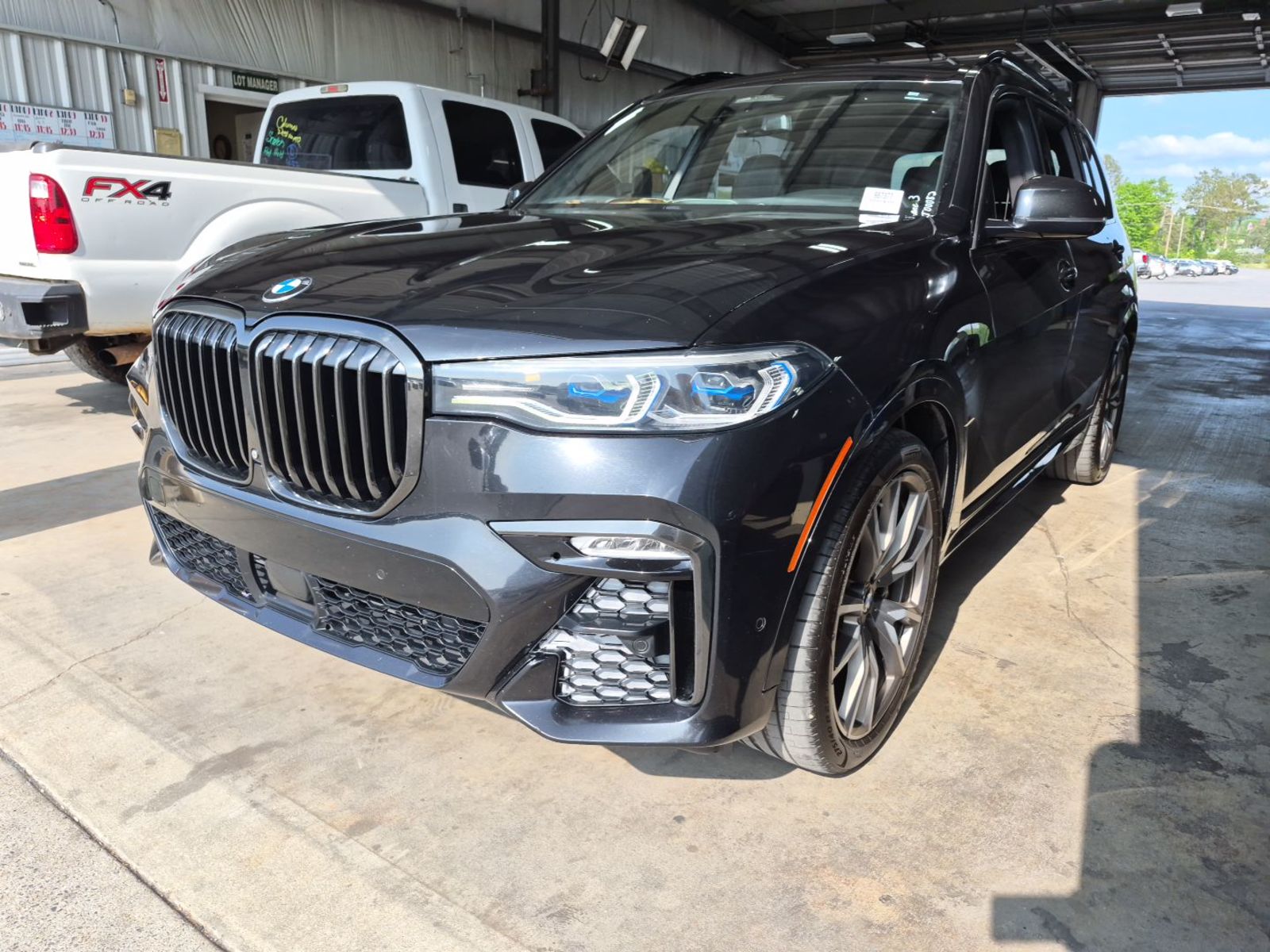 2021 BMW X7  M50i AWD