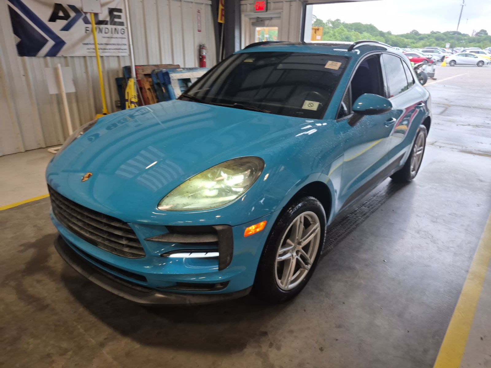 2020 Porsche macan  Base AWD