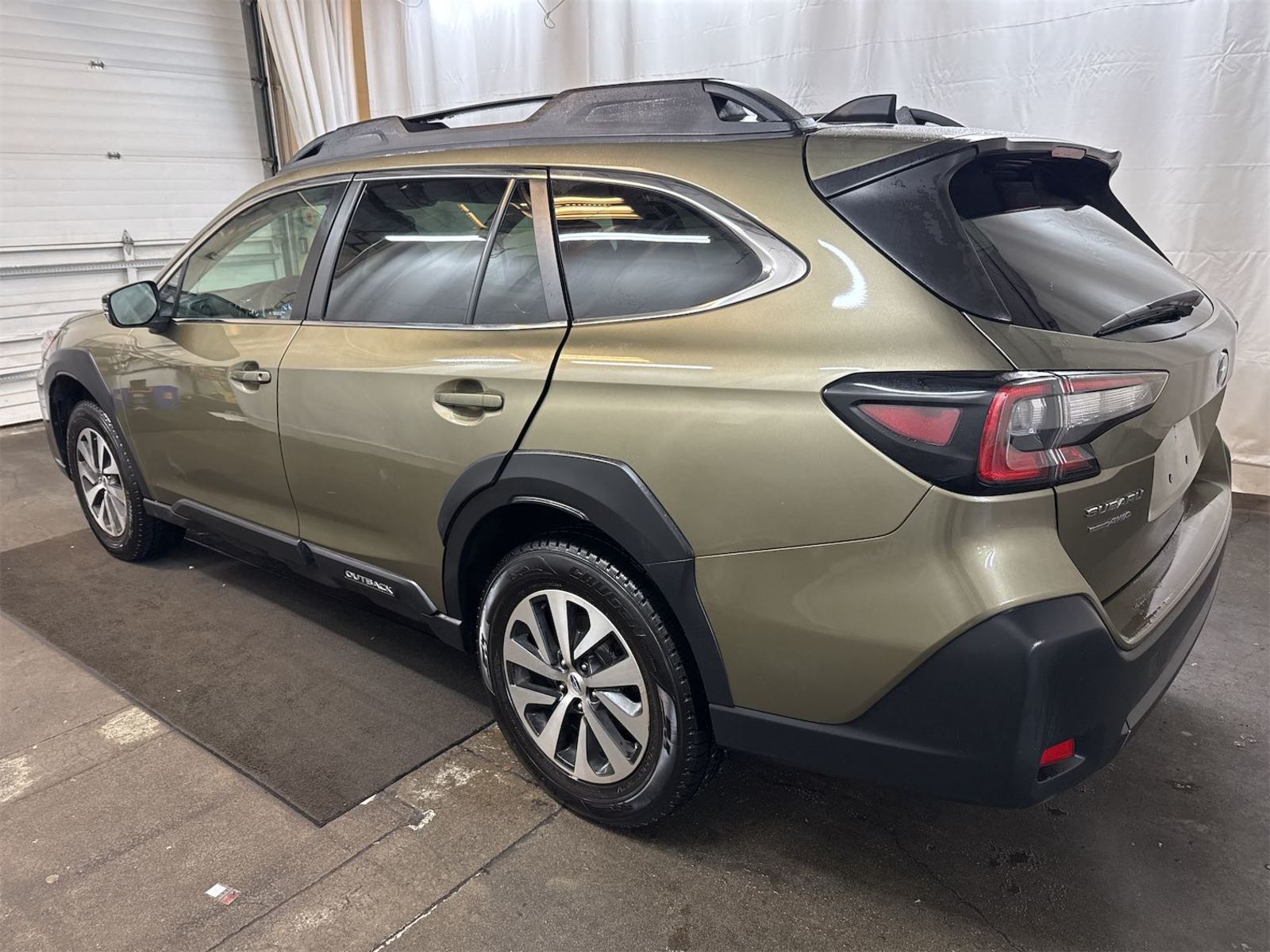 2023 Subaru Outback  Premium AWD