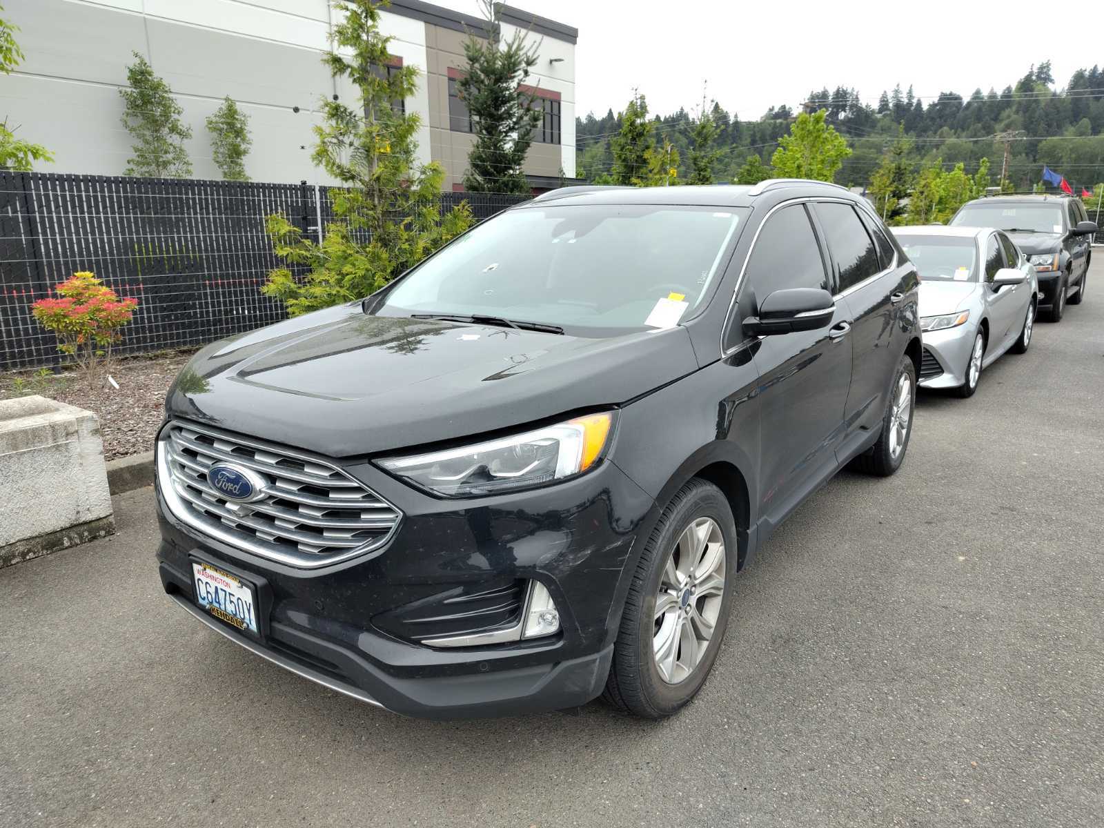 2022 Ford Edge  Titanium AWD