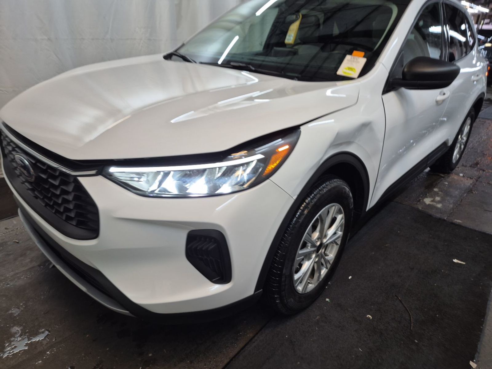 2025 Ford Escape   FWD