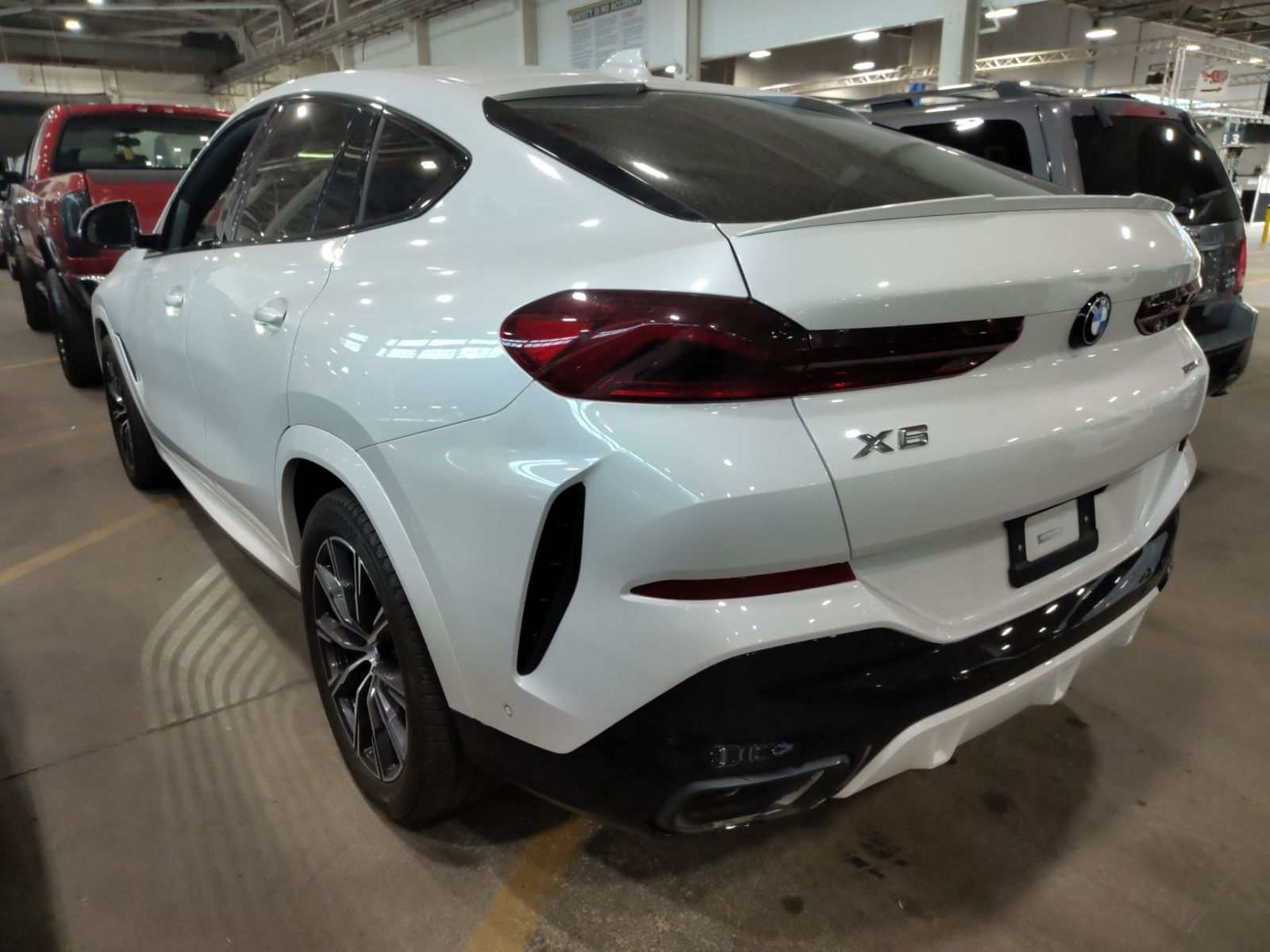 2022 BMW X6 XDrive40i AWD 31994 miles - купити Авто з сша BMW у