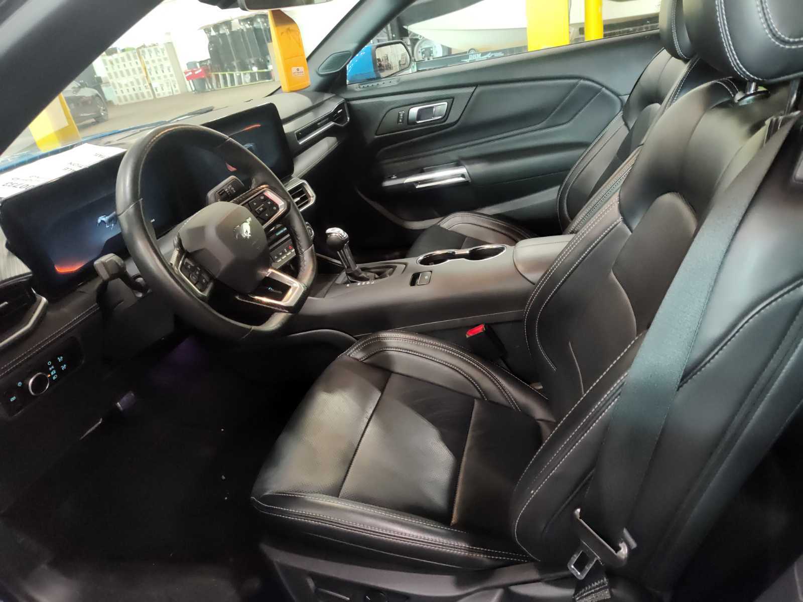2025 Ford Mustang   RWD