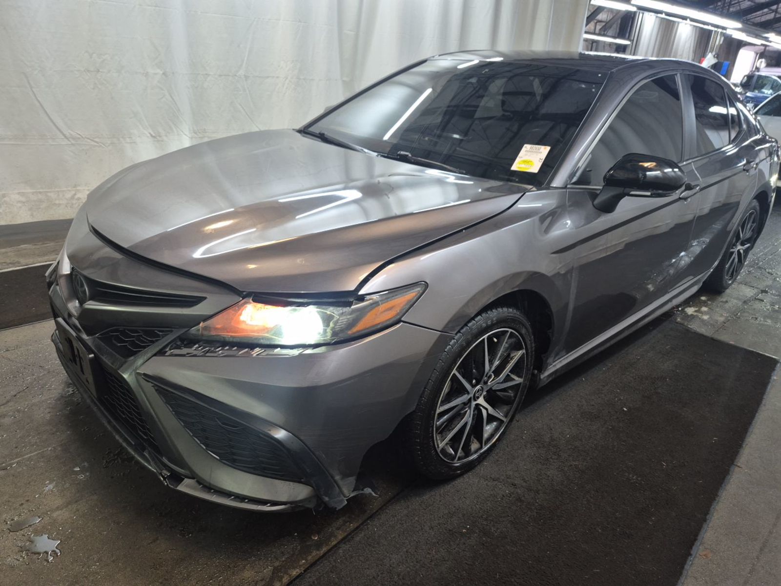 2023 Toyota Camry  SE FWD