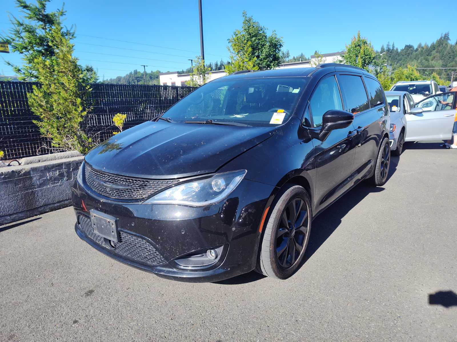 2019 Chrysler Pacifica   FWD