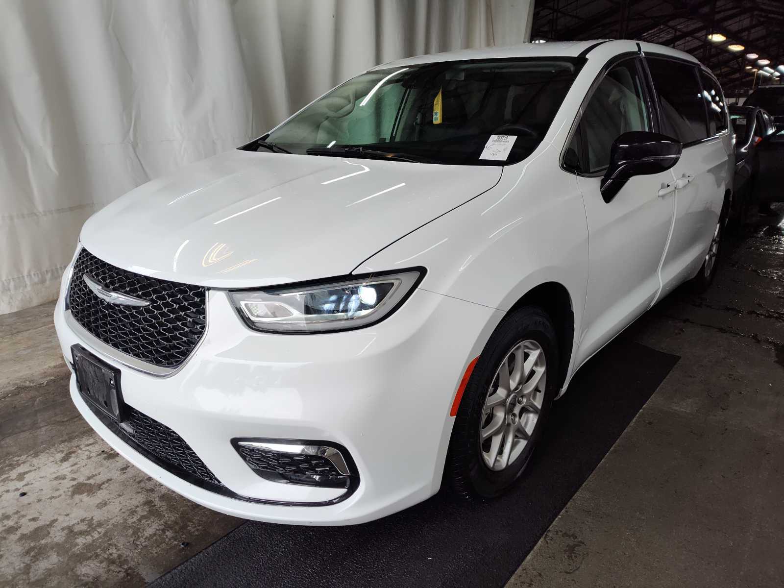 2024 Chrysler Pacifica  Touring L FWD