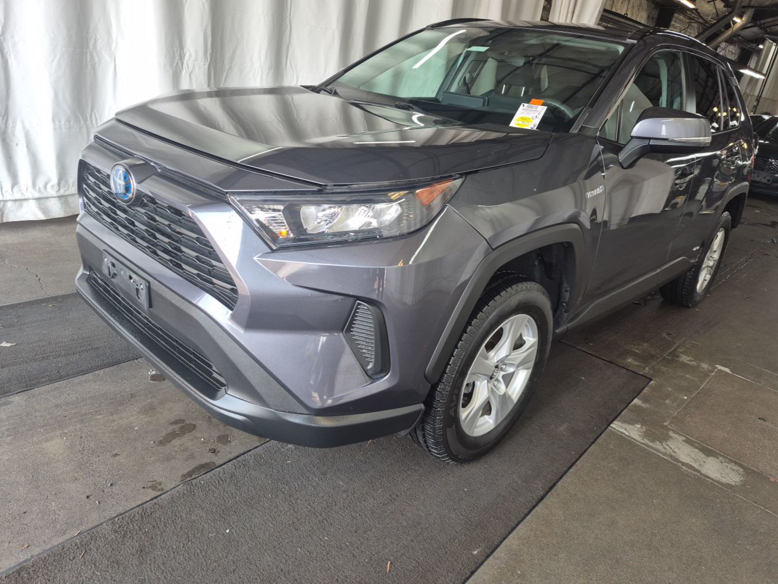 2020 Toyota RAV4  Hybrid LE AWD