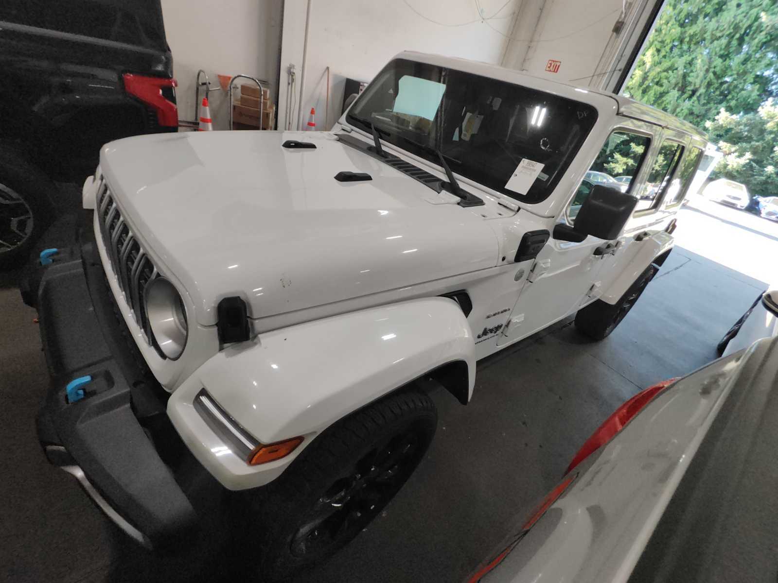 2024 Jeep Wrangler   AWD
