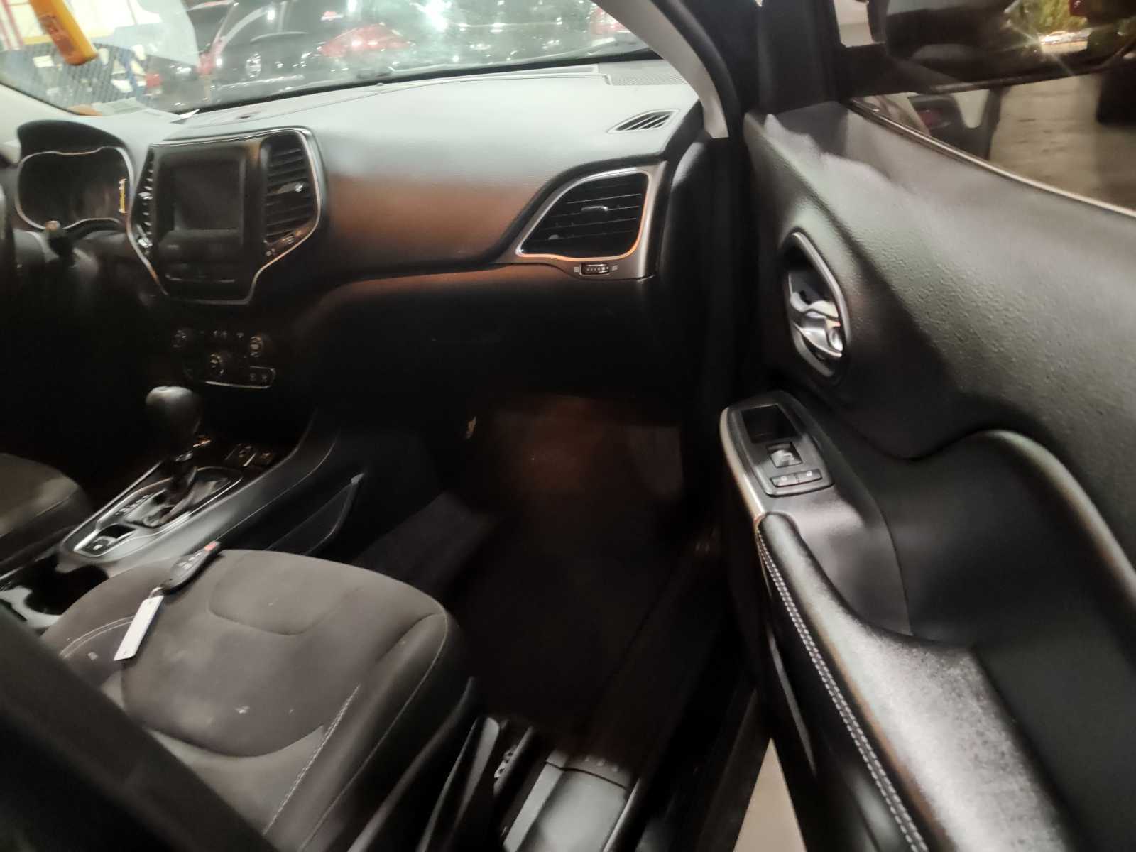 2019 Jeep Cherokee   AWD