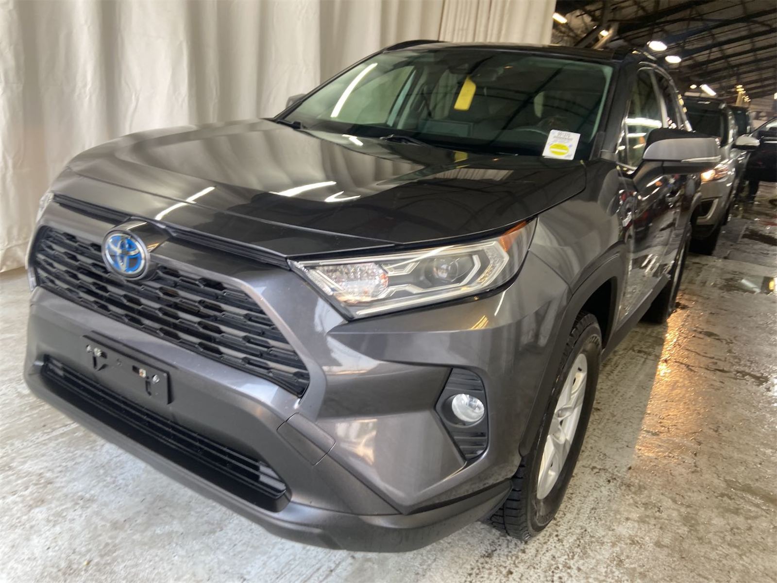 2020 Toyota RAV4  Hybrid XLE AWD