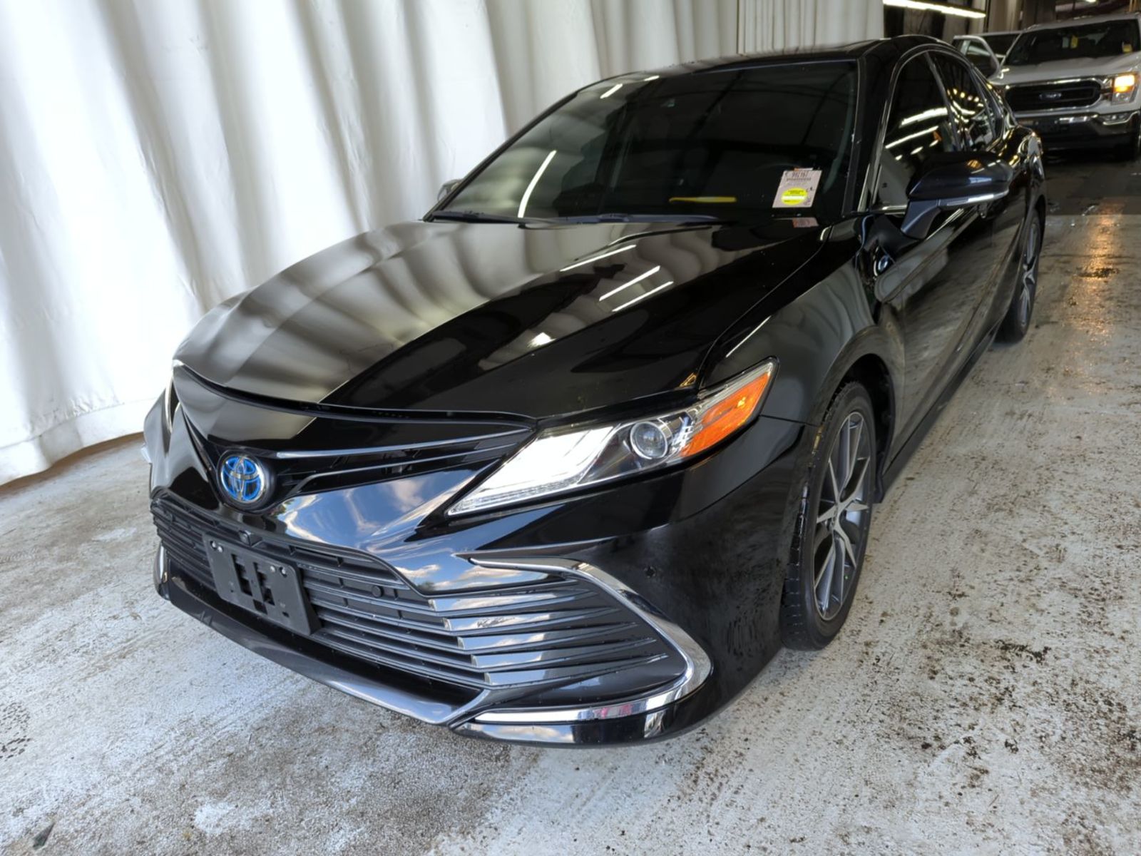2022 Toyota Camry  Hybrid XLE FWD