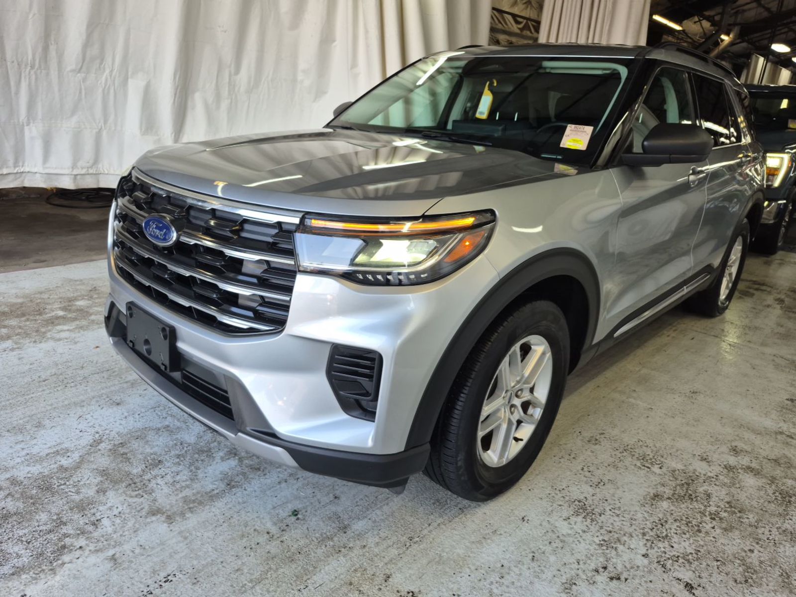 2025 Ford Explorer  Active AWD