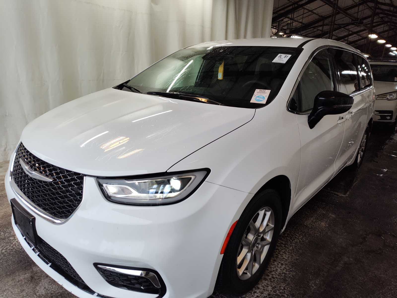 2025 Chrysler Pacifica  Select FWD