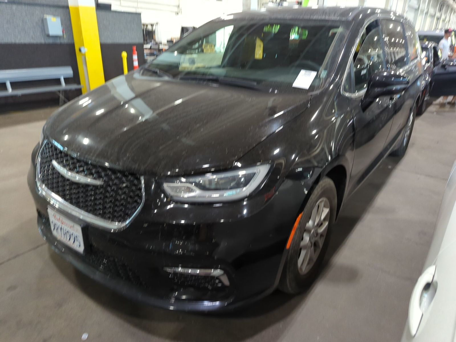 2025 Chrysler Pacifica  Select FWD