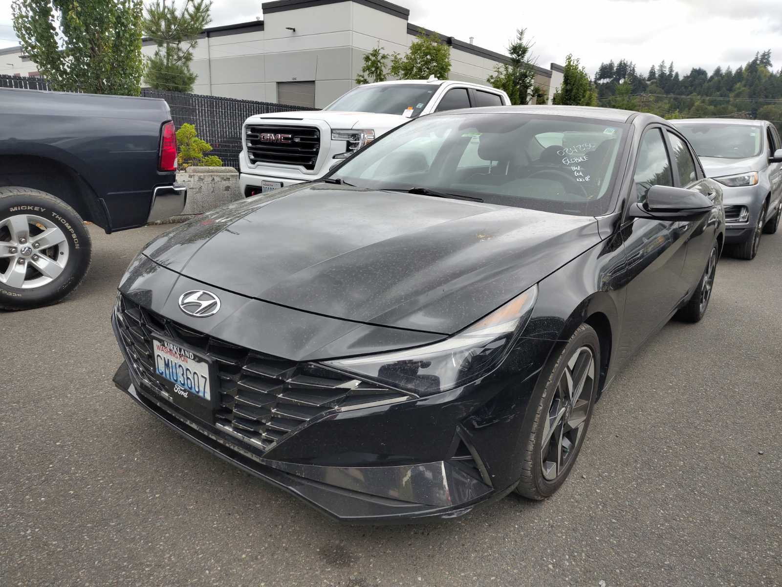 2022 Hyundai Elantra   FWD