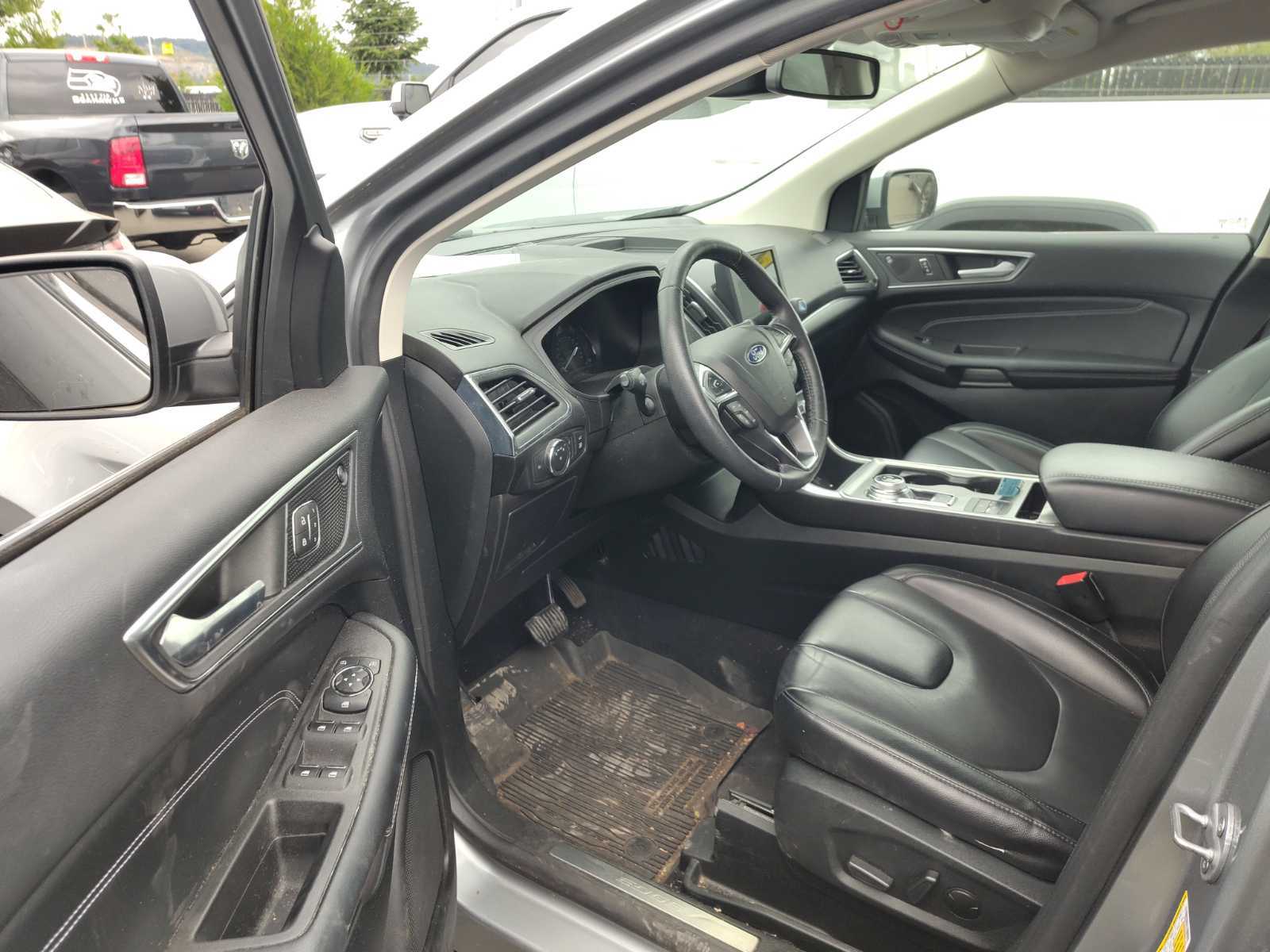 2022 Ford Edge  Titanium AWD