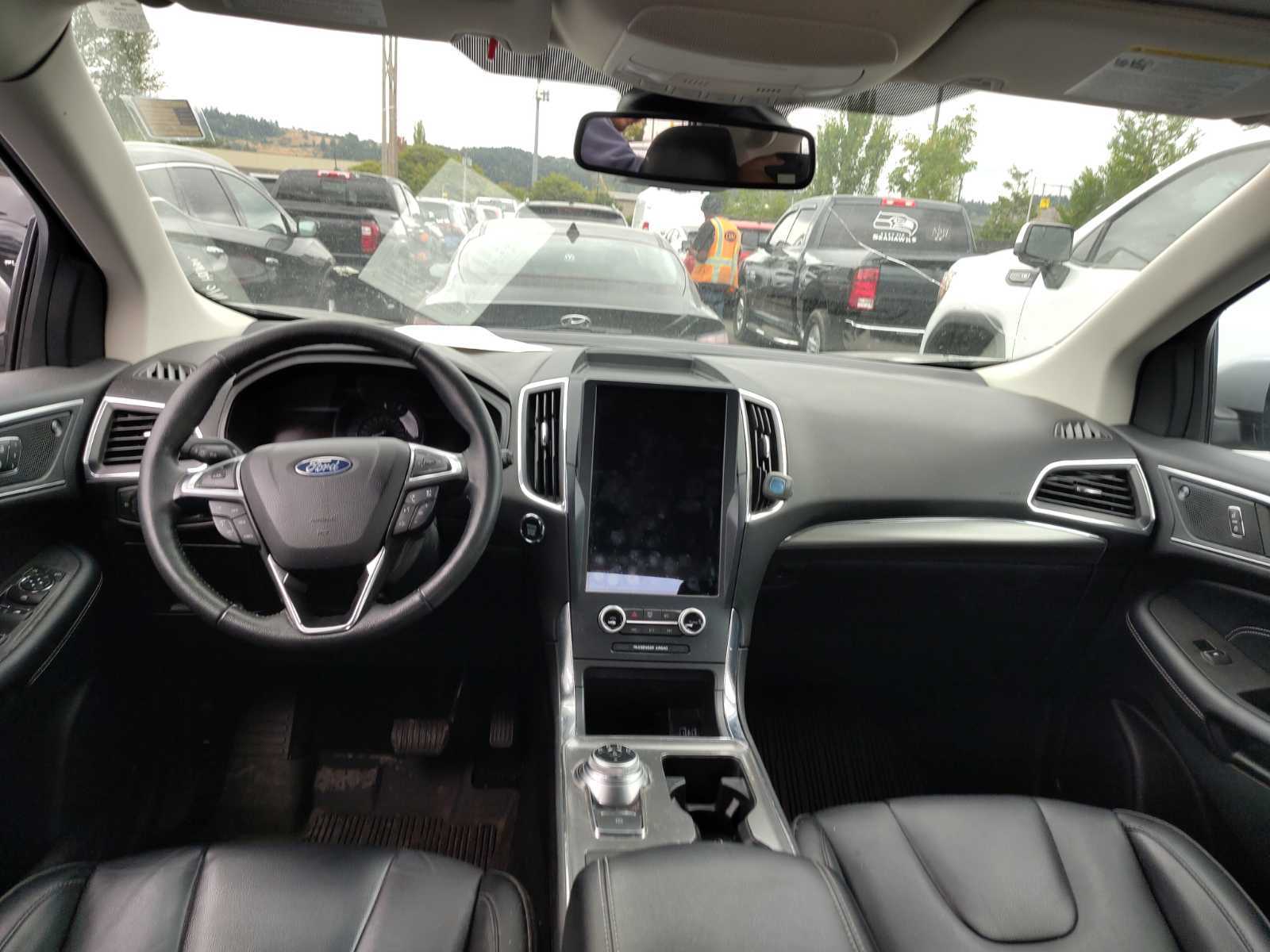 2022 Ford Edge  Titanium AWD