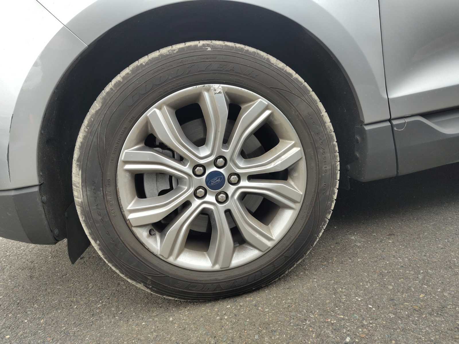 2022 Ford Edge  Titanium AWD