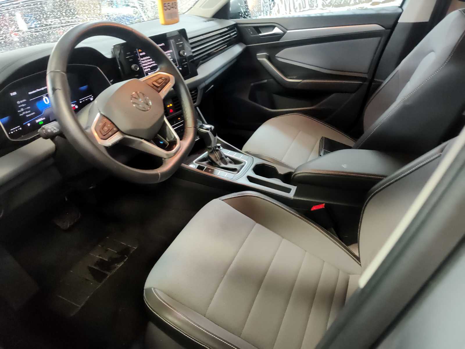 2025 Volkswagen Jetta  SE FWD