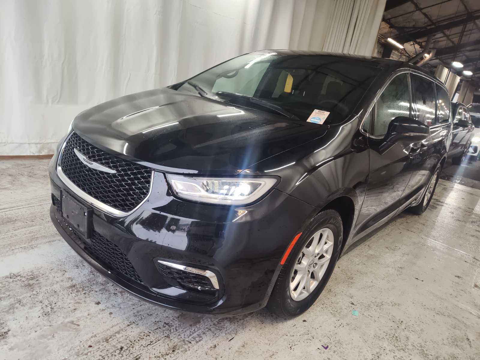 2025 Chrysler Pacifica  Select FWD