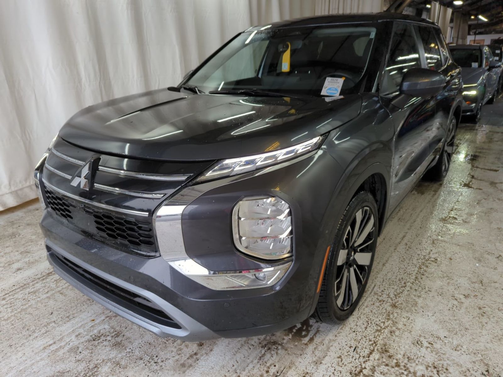 2025 Mitsubishi Outlander  SE FWD