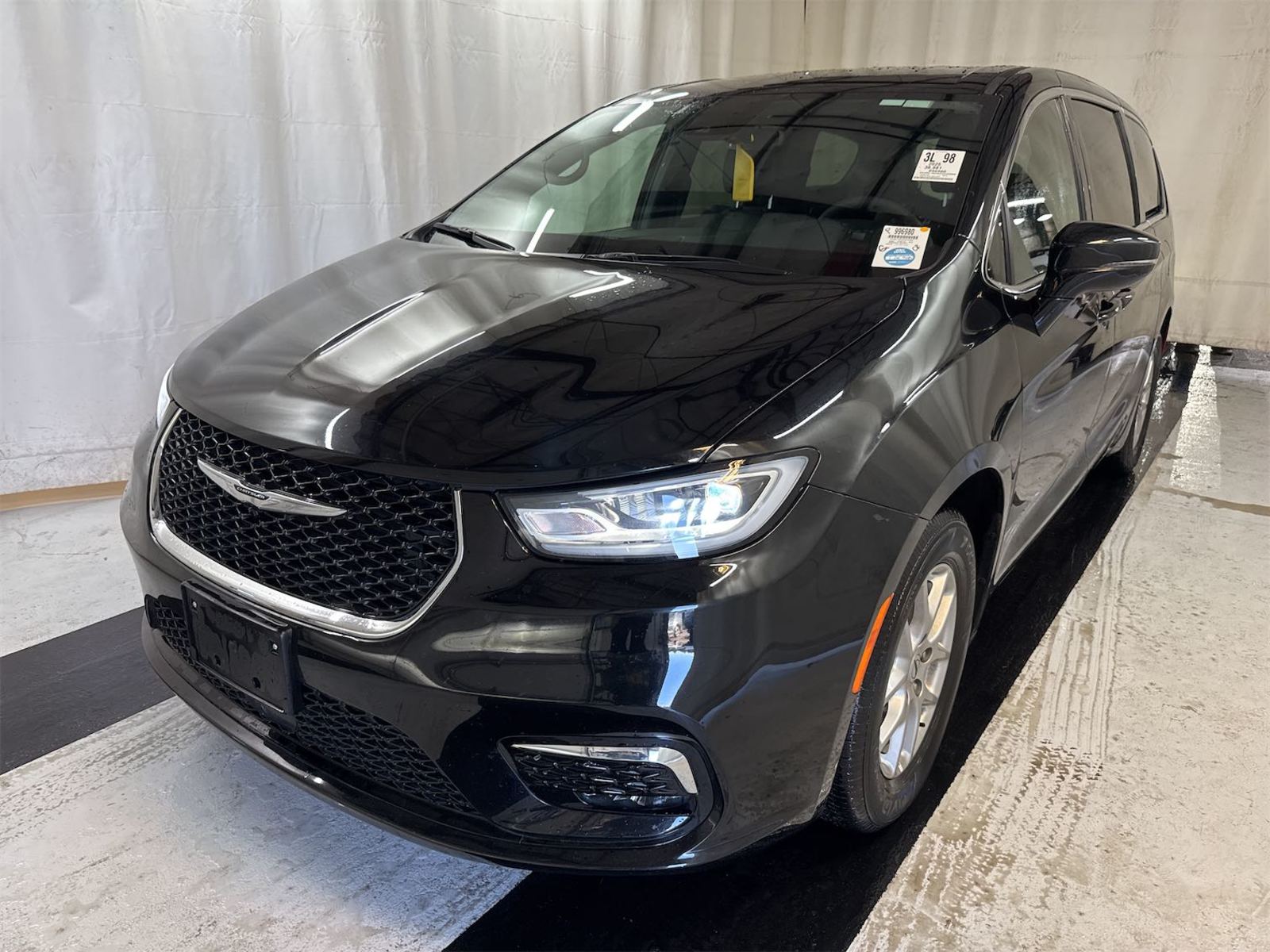 2025 Chrysler Pacifica  Select FWD