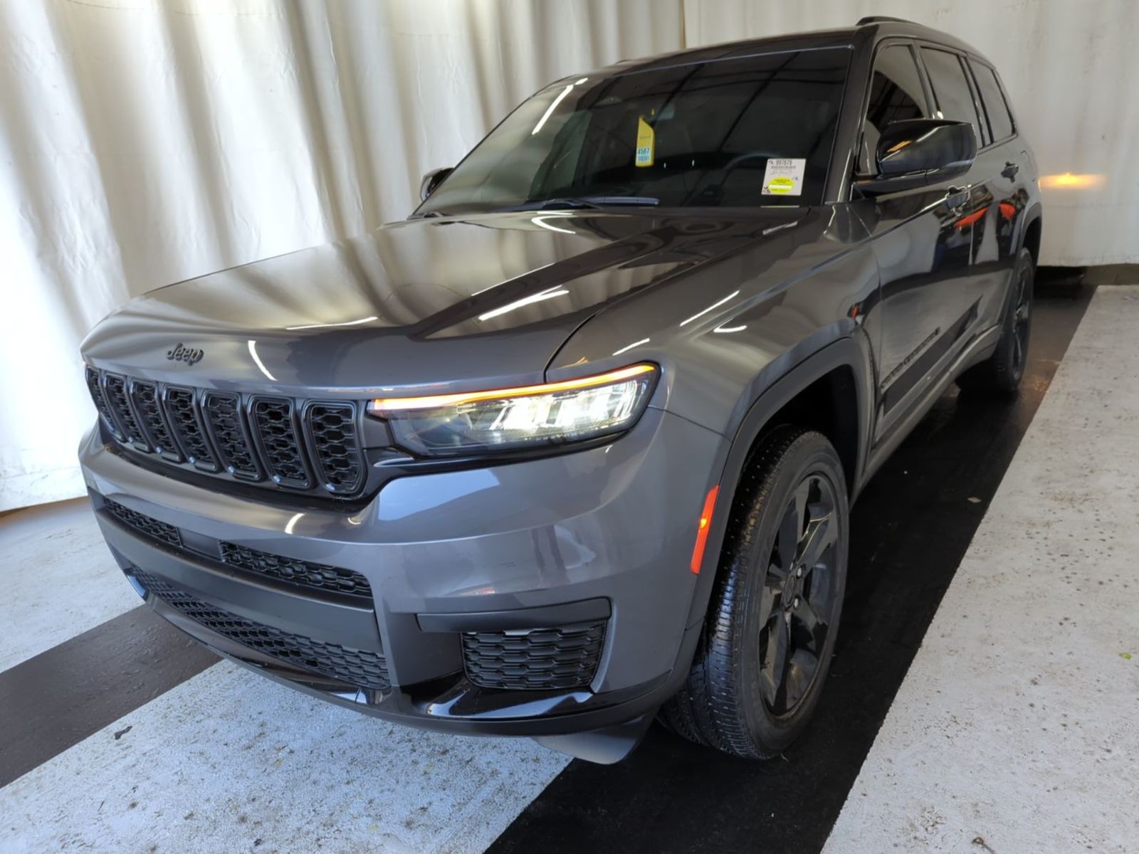 2023 Jeep Grand Cherokee   AWD